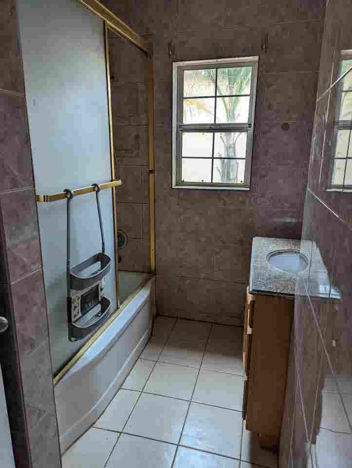 Looking for a roommate in NOHO