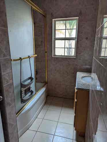 Looking for a roommate in NOHO