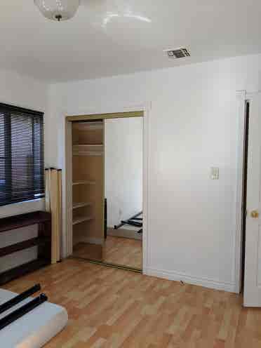 Looking for a roommate in NOHO