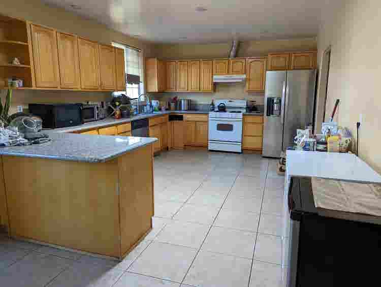 Looking for a roommate in NOHO