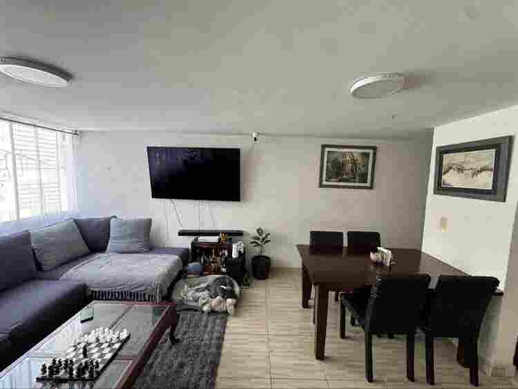 Habitación semiamueblada