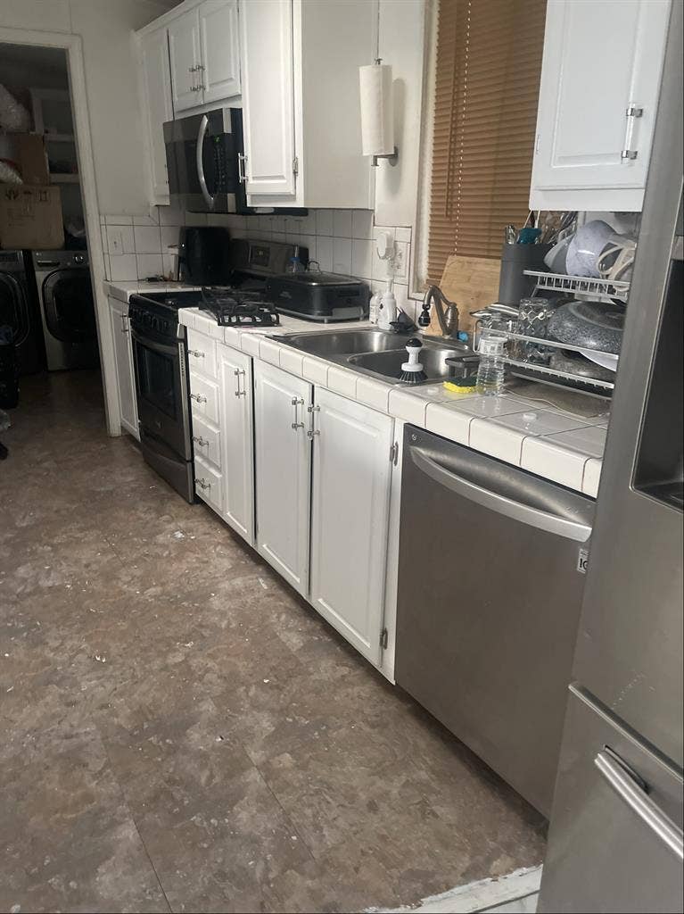 Furnished 
Spare Room Temporary Stay