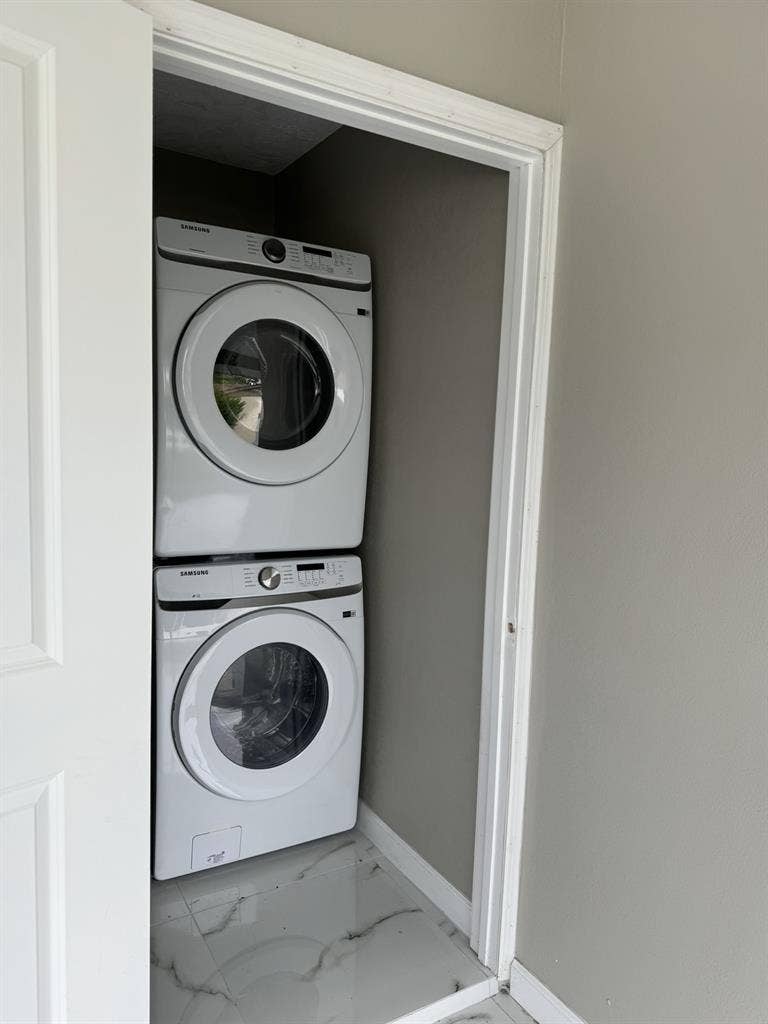 Room for rent furnished