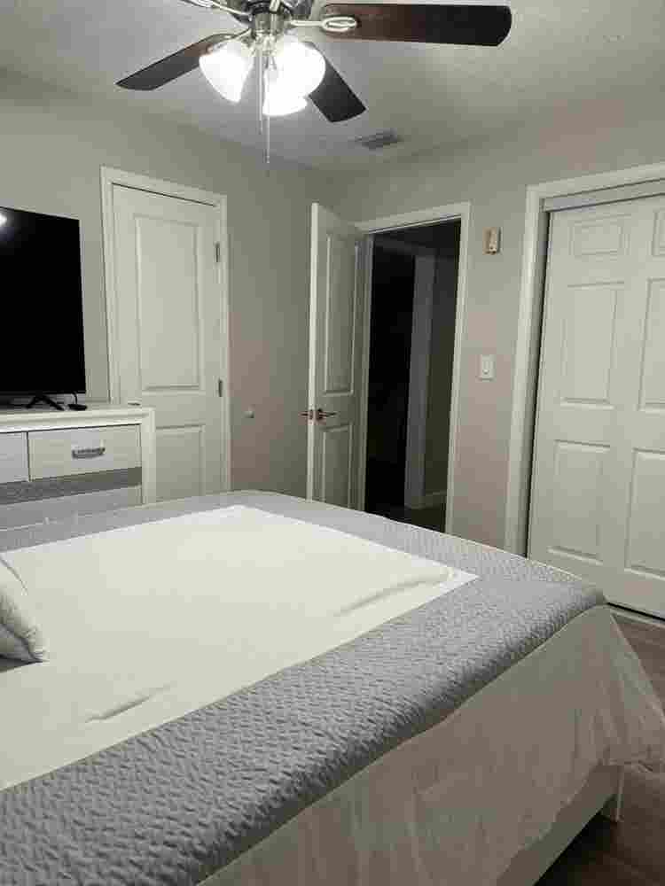 Room for rent furnished