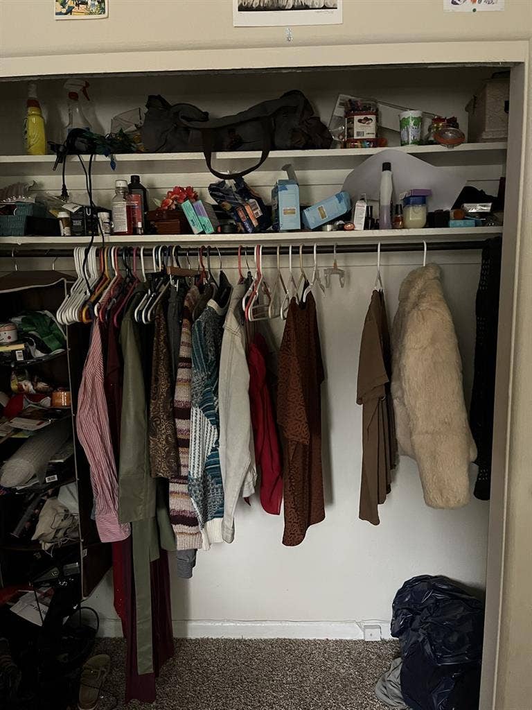 Looking for roommate October 1