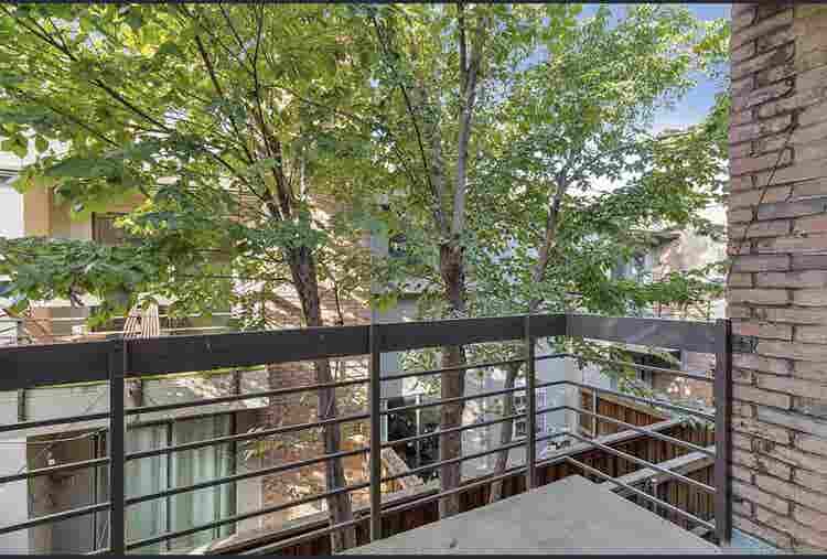 Condo with private bathroom for ren