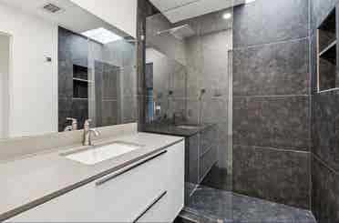 Condo with private bathroom for ren