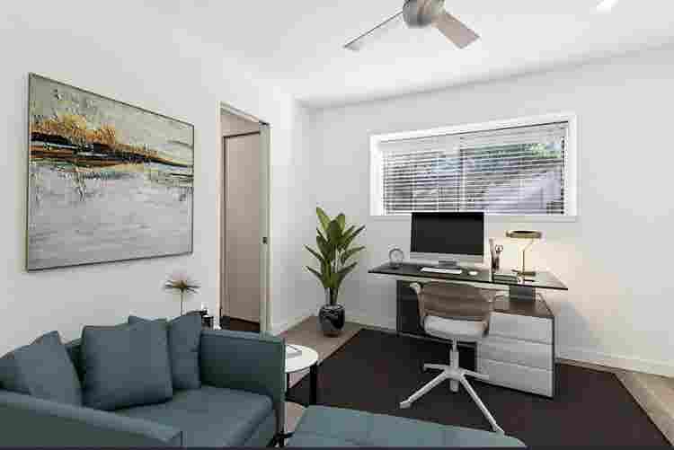 Condo with private bathroom for ren
