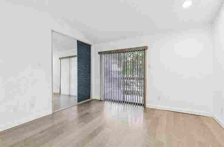 Condo with private bathroom for ren