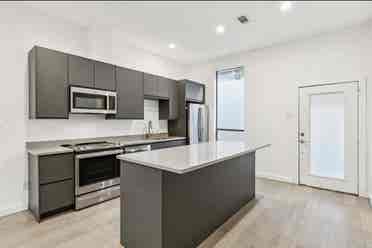 Condo with private bathroom for ren