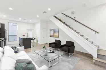 Condo with private bathroom for ren