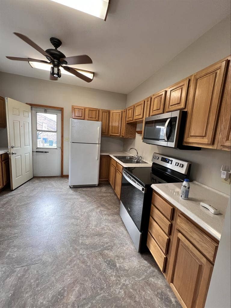 1Bed & Shared Bathroom