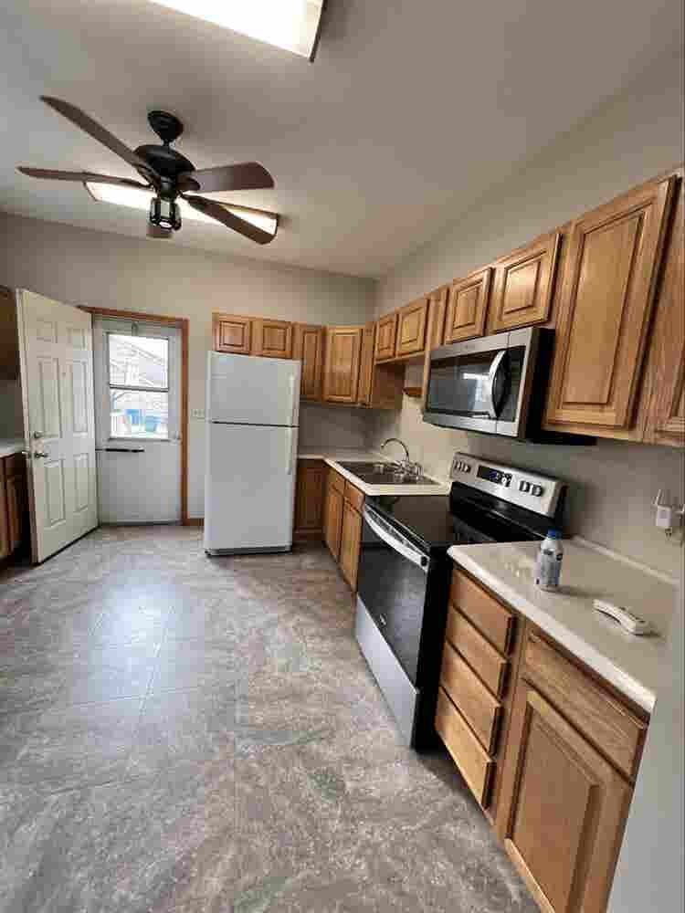 1Bed & Shared Bathroom