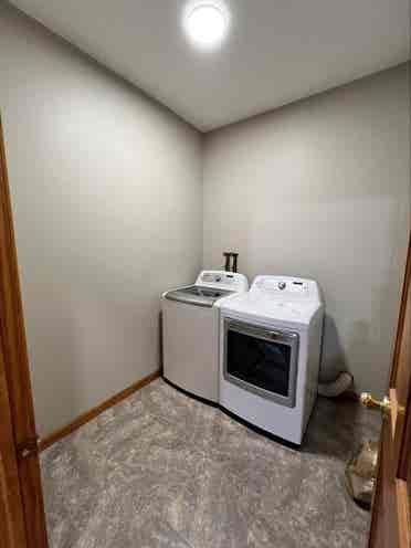 1Bed & Shared Bathroom