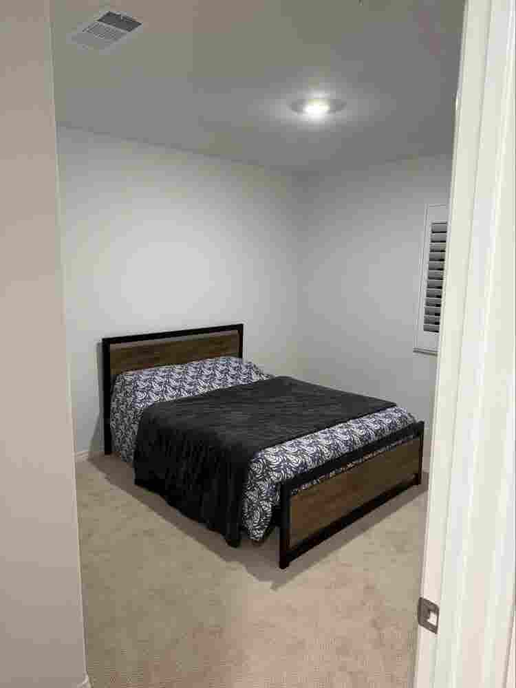 Private Room for Rent - Riverside
