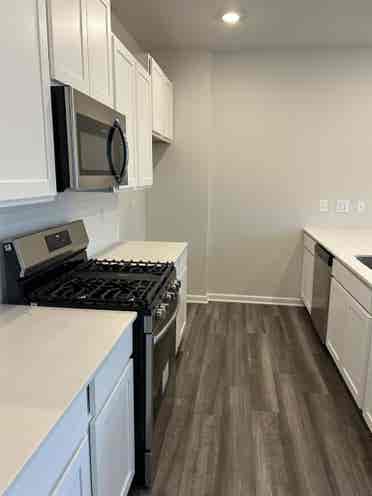 Room for rent in townhouse