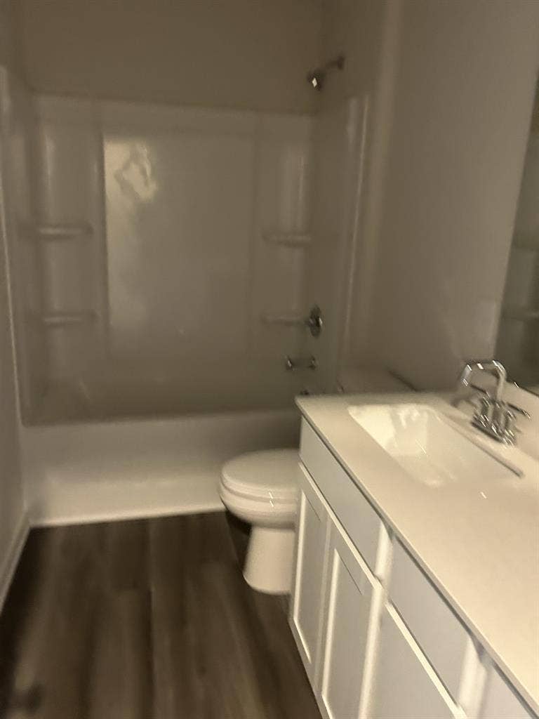 Room for rent in townhouse