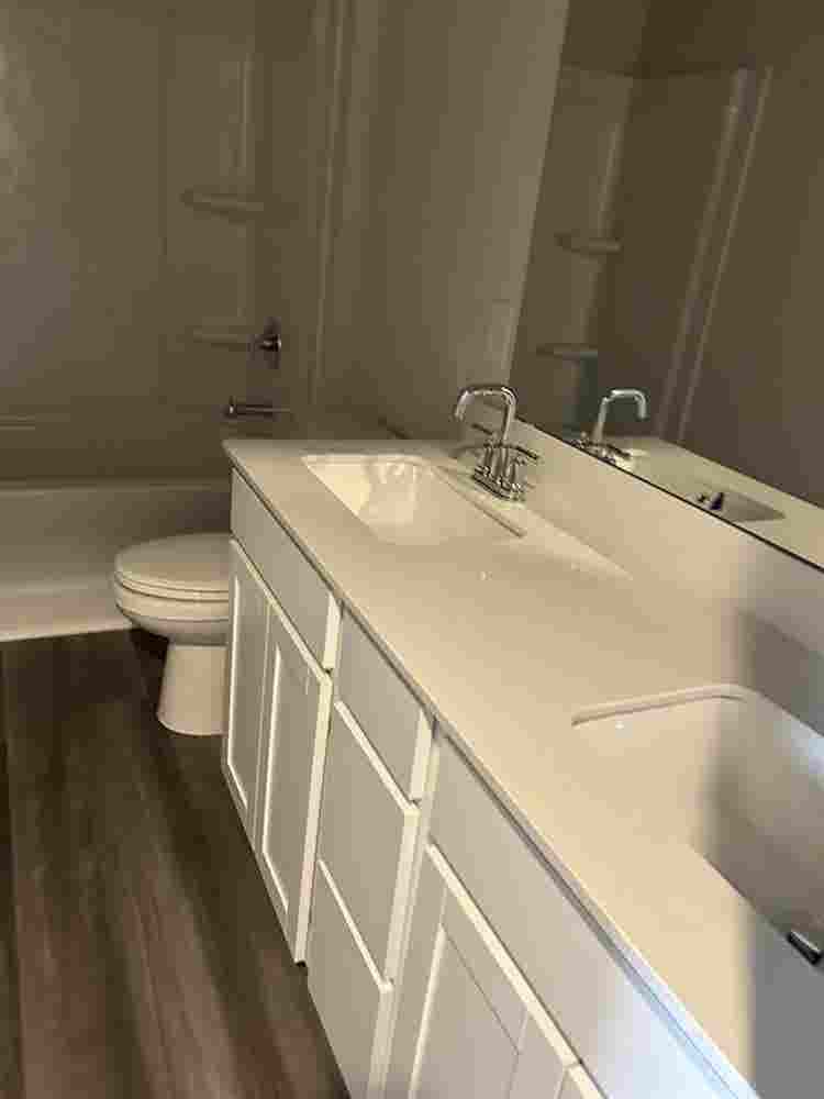 2 rooms 
for rent in new townhouse