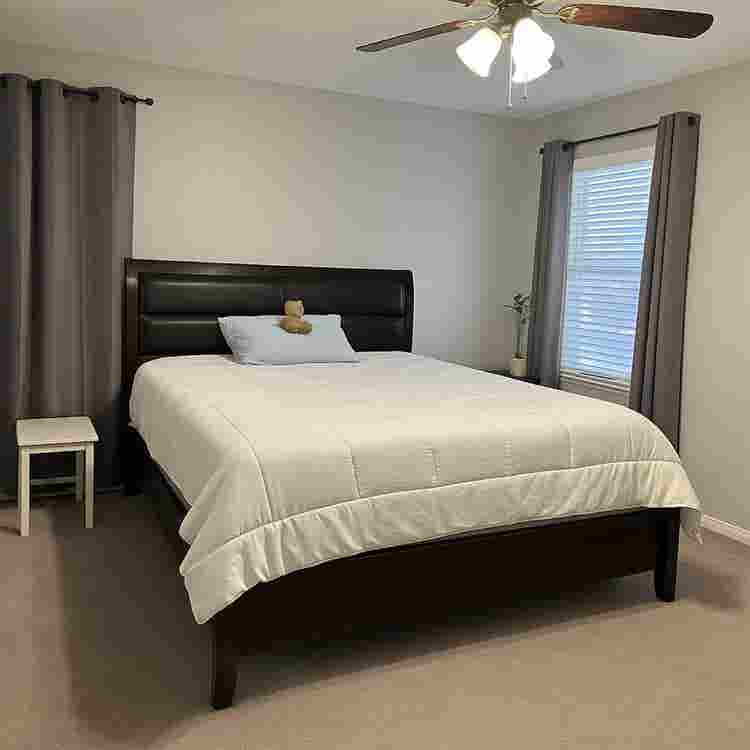 Master bedroom up for rent