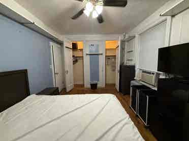 Spacious one bedroom In The Bronx