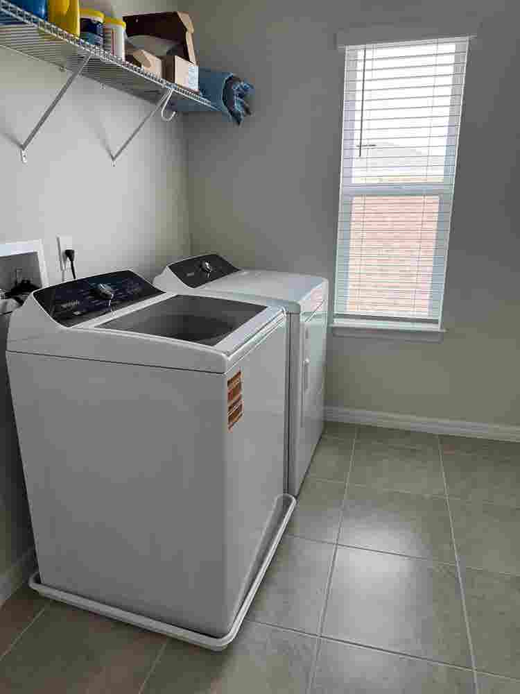 Room in Davenport, FL Female Only