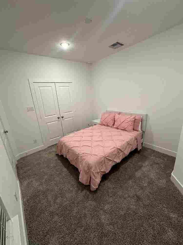 Rooms for rent