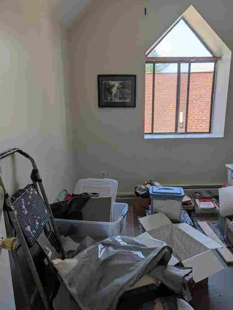 Room for rent in quiet neighborhood