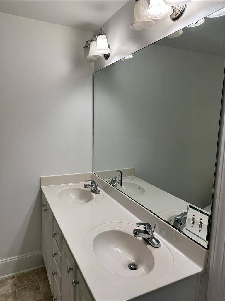 Bedroom with attached bathroom!!