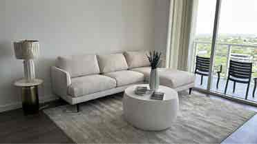 Live in Brickell, Beautiful Master.