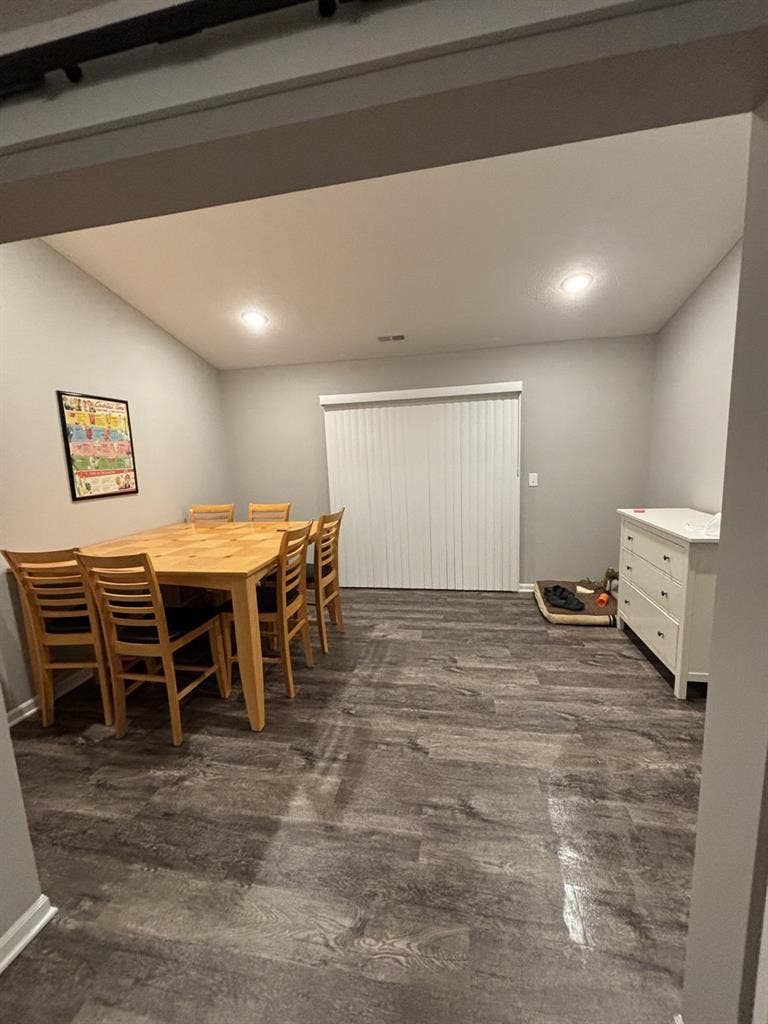 Need roommate!!
