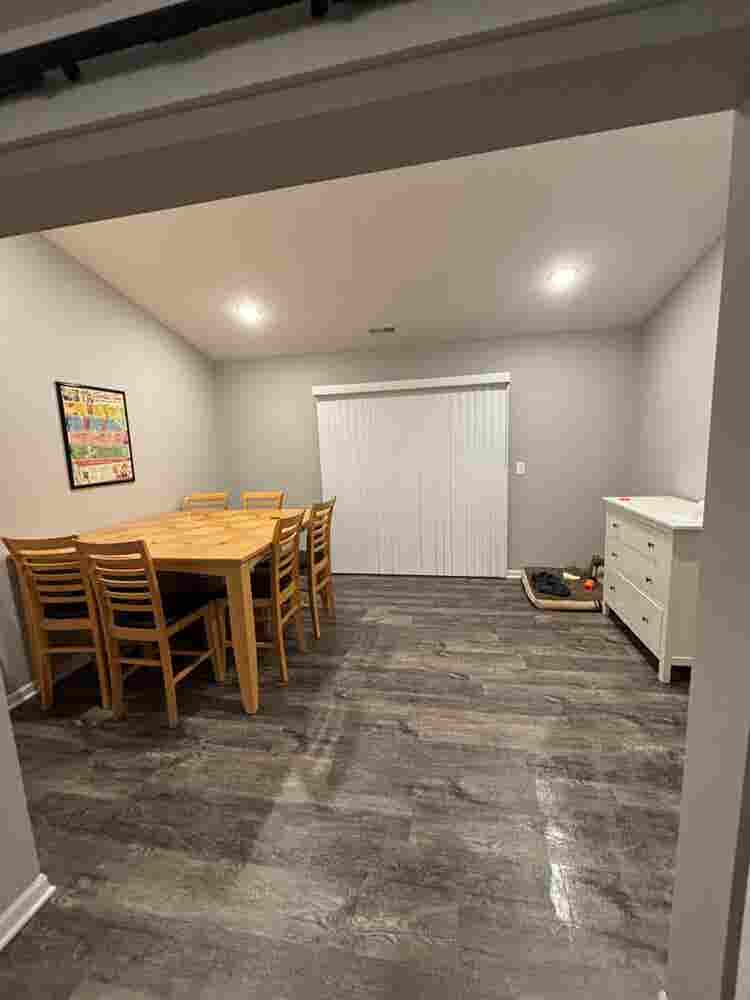 Need roommate!!