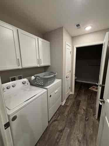 Need roommate!!