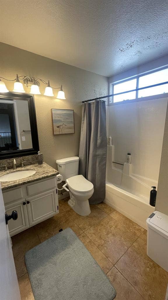 Room and Private Bathroom for Rent