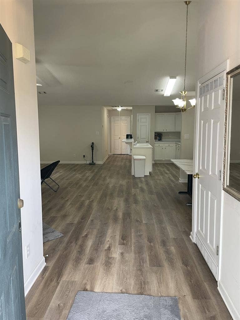 Find Roommate in Newnan