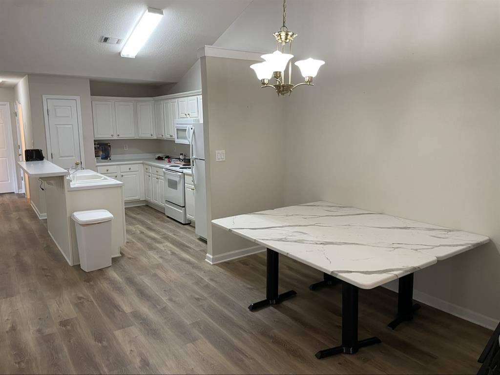 Find Roommate in Newnan