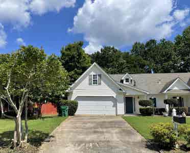 Find Roommate in Newnan
