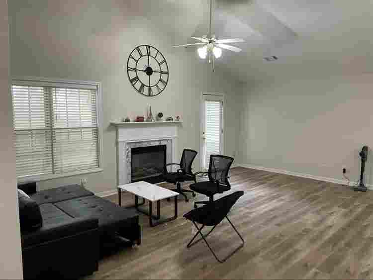 Find Roommate in Newnan