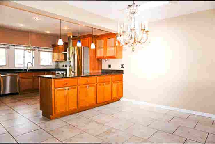 Cozy Room in Norwood Park 
for Rent