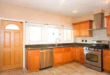 Cozy Room near Blue Line for Rent