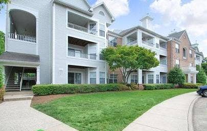 Room available in 2 Bed. Lux Apt.