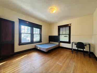 Furnished room in South Saint Louis