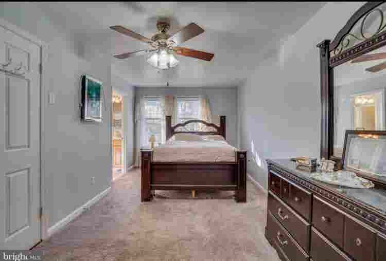 Master Bedroom for rent
