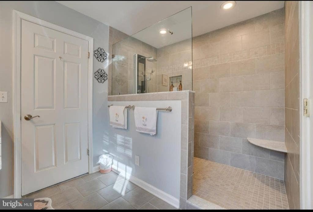 Master Bedroom for rent