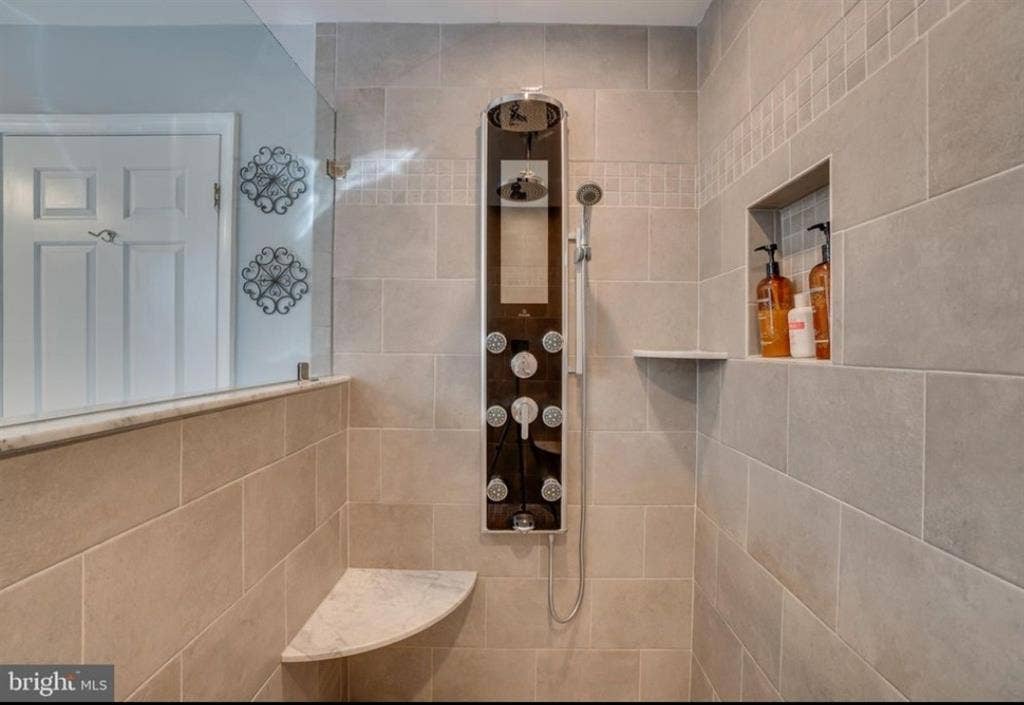 Master Bedroom for rent