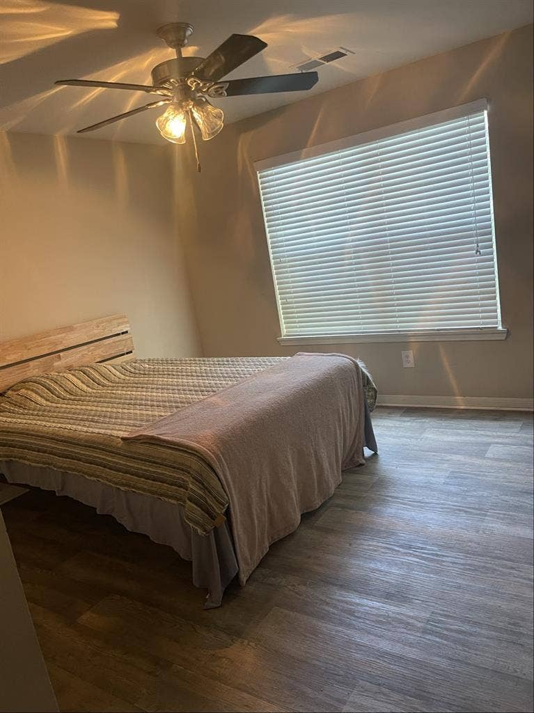 Room for rent!