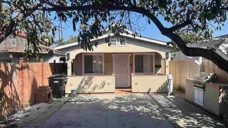 College students-3 rooms available!