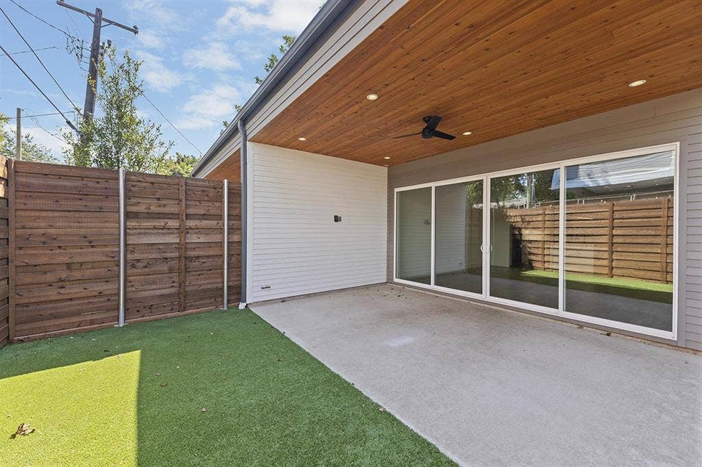 3 BR in Dallas