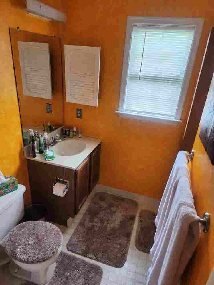 LARGE ROOM with private bathroom