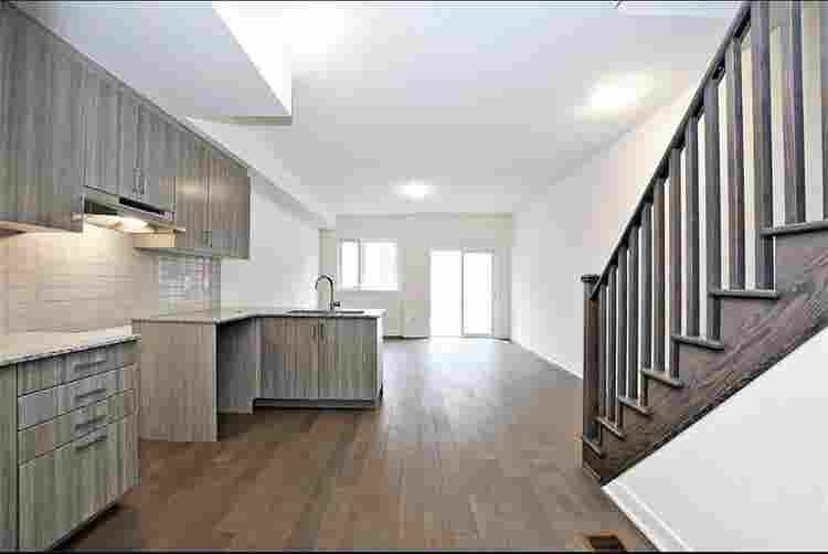 Room for rent with 2 roomies