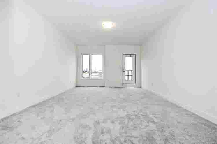 Room for rent with 2 roomies